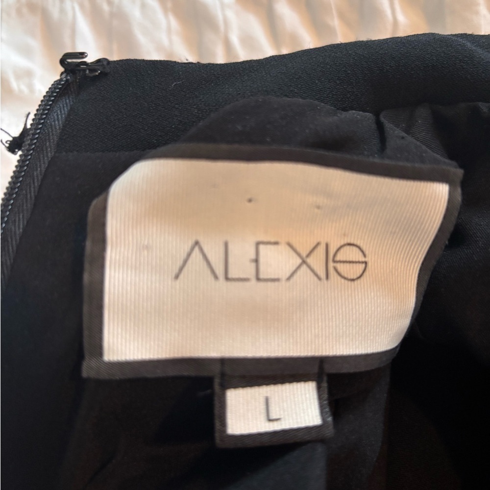 Alexis Marianne Tiered Bell-Sleeve Crepe Mini Dress Black - Picture 7 of 13